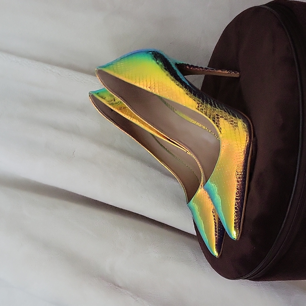 Shoes - Picture 3 of 4